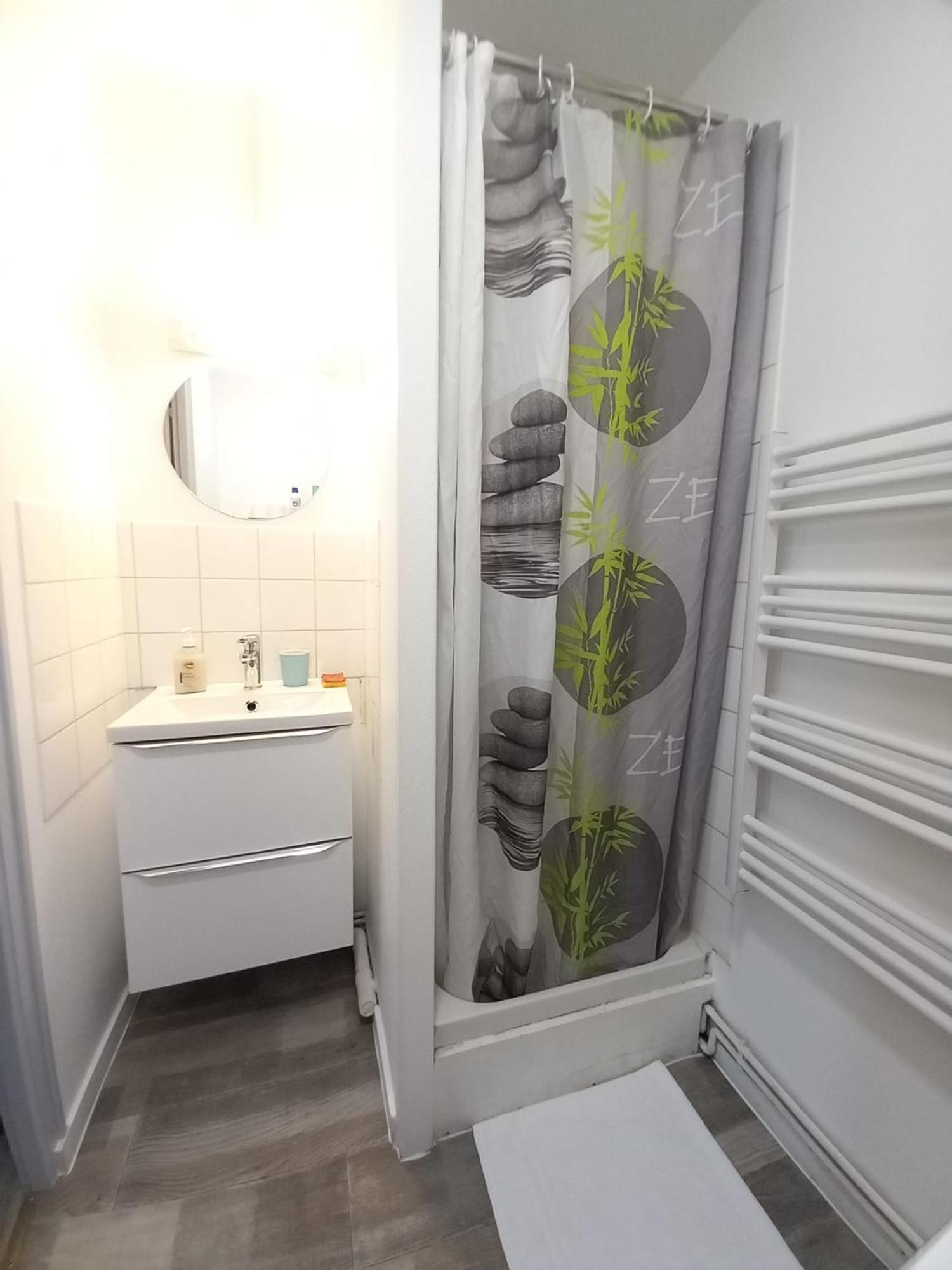 Studio Simplicien *Cosy* Plein Centre Ville De Poitiers *Tv* Wifi *Cafe* Exterior photo